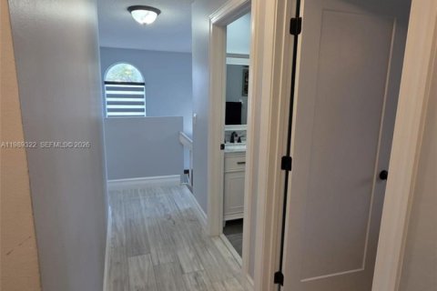 House in Pembroke Pines, Florida 3 bedrooms, 170.57 sq.m. № 2052089 - photo 20