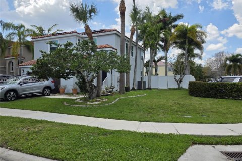 House in Pembroke Pines, Florida 3 bedrooms, 170.57 sq.m. № 2052089 - photo 27