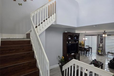 House in Pembroke Pines, Florida 3 bedrooms, 170.57 sq.m. № 2052089 - photo 16