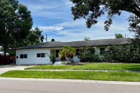 Apartment in Saint Petersburg, Florida 2 bedrooms, 74.32 sq.m. № 1880887 - photo 1