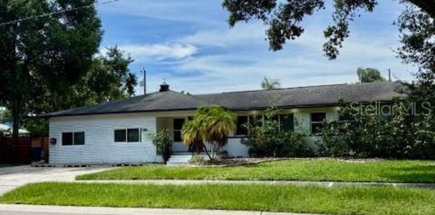 Apartment in Saint Petersburg, Florida 2 bedrooms, 74.32 sq.m. № 1880887