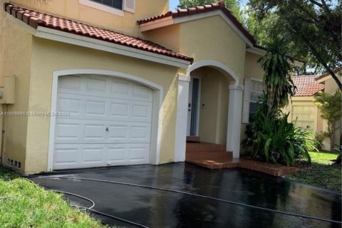 Villa ou maison à louer à Sunrise, Floride: 3 chambres, 151.24 m2 № 1966238 - photo 3