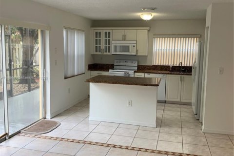 Villa ou maison à louer à Sunrise, Floride: 3 chambres, 151.24 m2 № 1966238 - photo 15