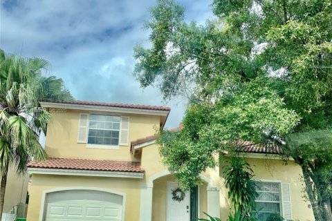 Villa ou maison à louer à Sunrise, Floride: 3 chambres, 151.24 m2 № 1966238 - photo 1