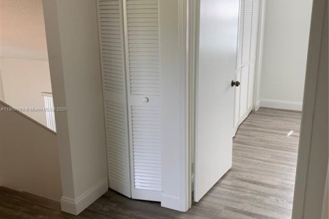 Villa ou maison à louer à Sunrise, Floride: 3 chambres, 151.24 m2 № 1966238 - photo 30