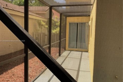 Villa ou maison à louer à Sunrise, Floride: 3 chambres, 151.24 m2 № 1966238 - photo 19