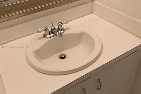 Villa ou maison à louer à Sunrise, Floride: 3 chambres, 151.24 m2 № 1966238 - photo 17