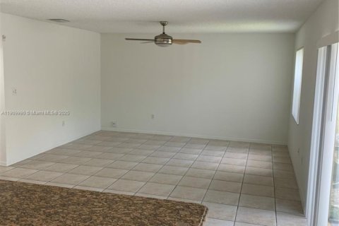 Villa ou maison à louer à Sunrise, Floride: 3 chambres, 151.24 m2 № 1966238 - photo 14