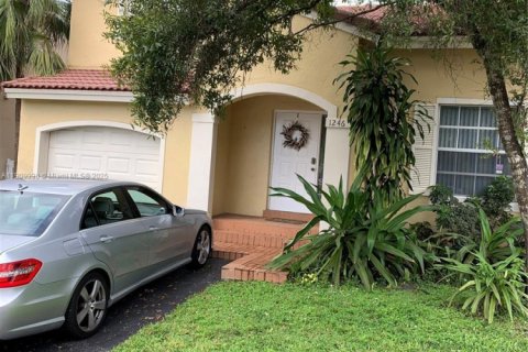 Villa ou maison à louer à Sunrise, Floride: 3 chambres, 151.24 m2 № 1966238 - photo 2