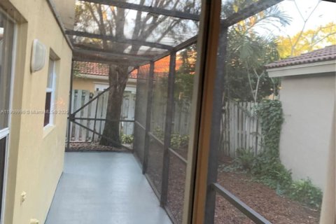 Villa ou maison à louer à Sunrise, Floride: 3 chambres, 151.24 m2 № 1966238 - photo 18