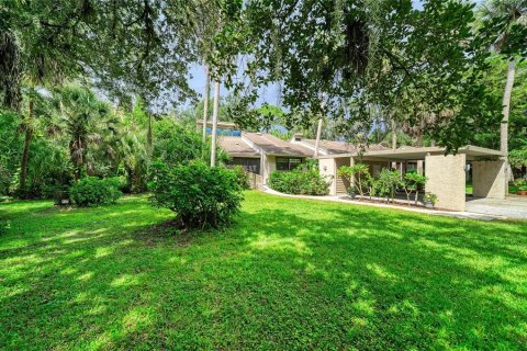 Condo in Sarasota, Florida, 2 bedrooms № 2431749 - photo 2