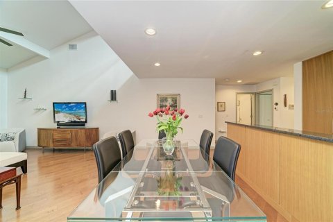 Condo in Sarasota, Florida, 2 bedrooms № 2431749 - photo 7