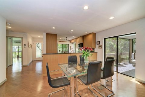 Condo in Sarasota, Florida, 2 bedrooms № 2431749 - photo 6