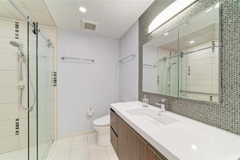 Condo in Sarasota, Florida, 2 bedrooms № 2431749 - photo 25