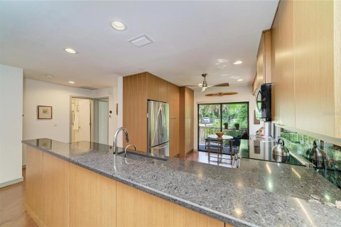 Condo in Sarasota, Florida, 2 bedrooms № 2431749 - photo 14