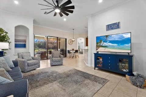 Villa ou maison à vendre à Apollo Beach, Floride: 4 chambres, 227.52 m2 № 2429660 - photo 10