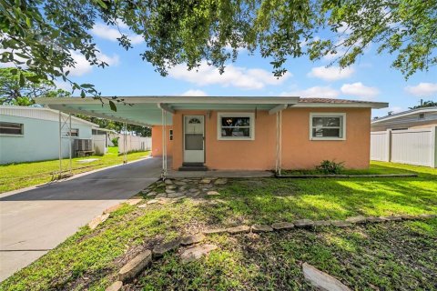 Casa en alquiler en Saint Petersburg, Florida, 1 dormitorio, 92.53 m2 № 1901057 - foto 1