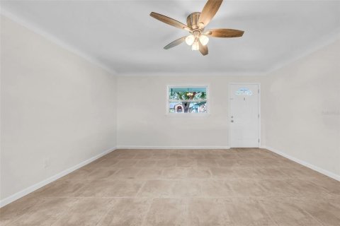 Casa en alquiler en Saint Petersburg, Florida, 1 dormitorio, 92.53 m2 № 1901057 - foto 2