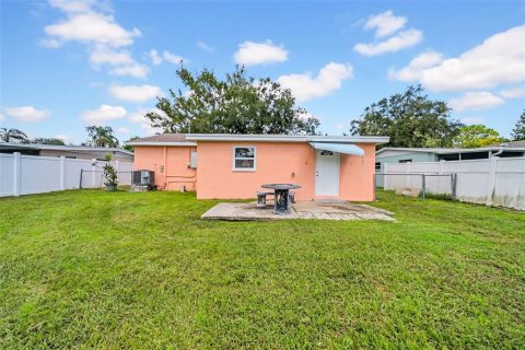 Casa en alquiler en Saint Petersburg, Florida, 1 dormitorio, 92.53 m2 № 1901057 - foto 13