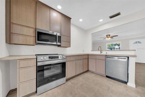 Casa en alquiler en Saint Petersburg, Florida, 1 dormitorio, 92.53 m2 № 1901057 - foto 5