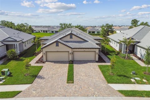 House in Lakewood Ranch, Florida 2 bedrooms, 134.89 sq.m. № 1591803 - photo 4