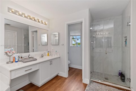 House in Weston, Florida 7 bedrooms, 290.04 sq.m. № 2017621 - photo 17