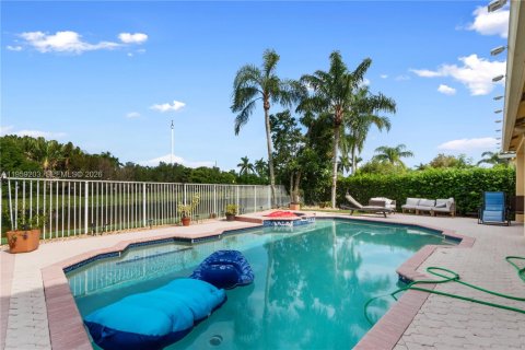 House in Weston, Florida 7 bedrooms, 290.04 sq.m. № 2017621 - photo 28