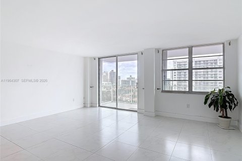 Condo in Aventura, Florida, 2 bedrooms  № 2081102 - photo 28