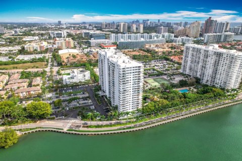 Condo in Aventura, Florida, 2 bedrooms  № 2081102 - photo 6