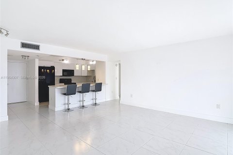 Condo in Aventura, Florida, 2 bedrooms  № 2081102 - photo 29