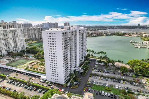 Condo in Aventura, Florida, 2 bedrooms  № 2081102 - photo 7