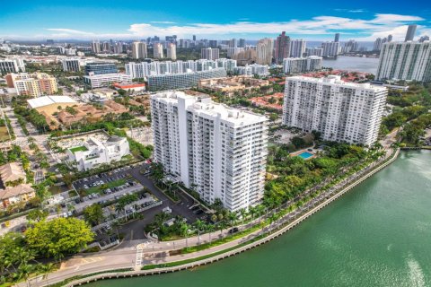 Condo in Aventura, Florida, 2 bedrooms  № 2081102 - photo 5