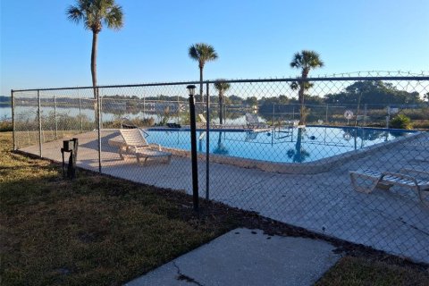 Townhouse in Lakeland, Florida 2 bedrooms, 107.58 sq.m. № 2400276 - photo 22