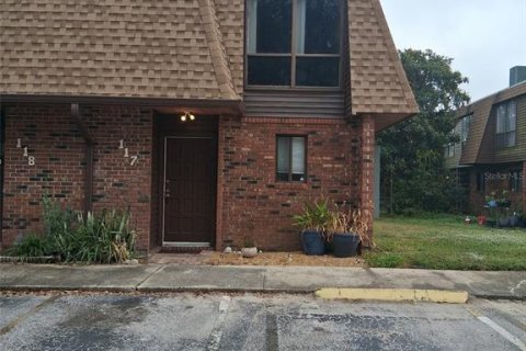Townhouse in Lakeland, Florida 2 bedrooms, 107.58 sq.m. № 2400276