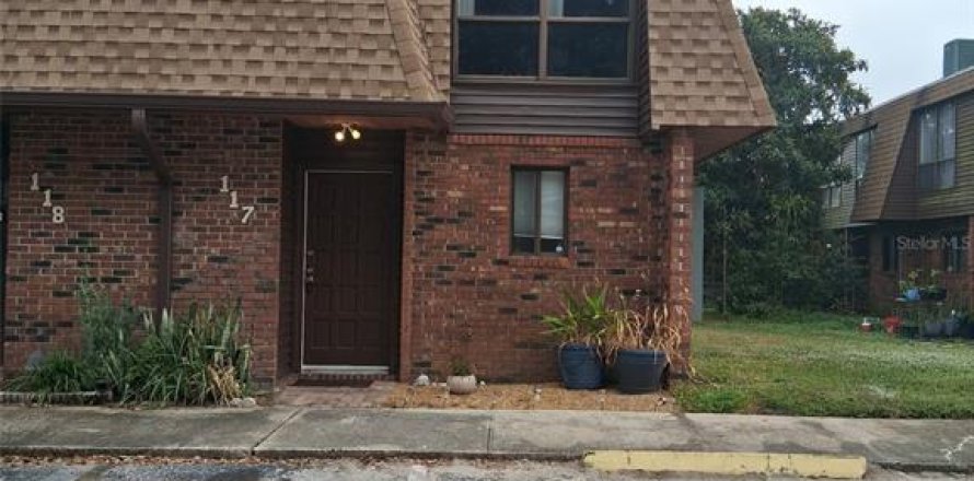 Townhouse in Lakeland, Florida 2 bedrooms, 107.58 sq.m. № 2400276