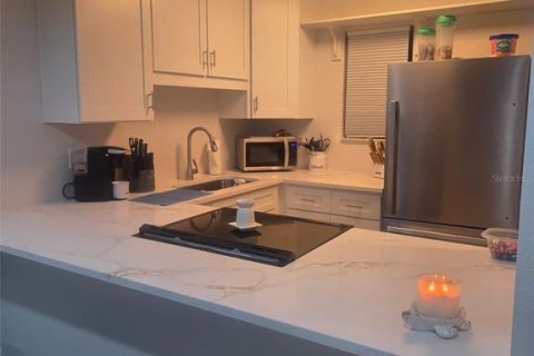 Townhouse in Lakeland, Florida 2 bedrooms, 107.58 sq.m. № 2400276 - photo 19