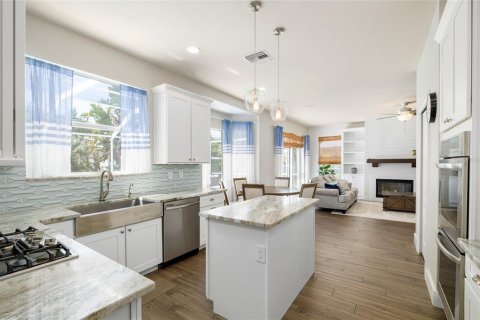 House in Fish Hawk, Florida 4 bedrooms, 232.81 sq.m. № 1913695 - photo 15