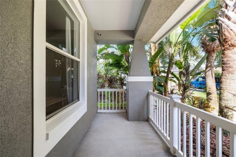 House in Fish Hawk, Florida 4 bedrooms, 232.81 sq.m. № 1913695 - photo 3