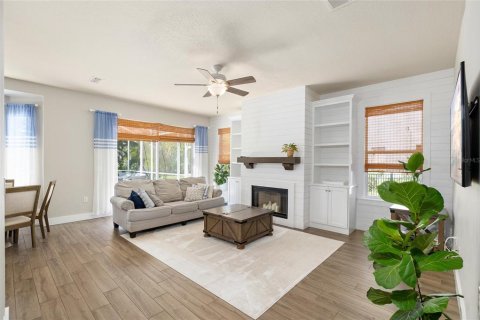 House in Fish Hawk, Florida 4 bedrooms, 232.81 sq.m. № 1913695 - photo 8