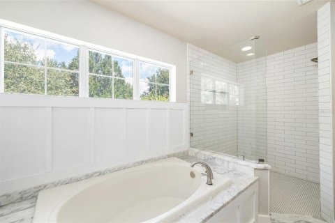 House in Fish Hawk, Florida 4 bedrooms, 232.81 sq.m. № 1913695 - photo 24