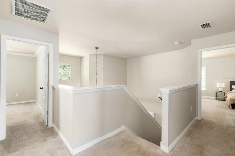 House in Fish Hawk, Florida 4 bedrooms, 232.81 sq.m. № 1913695 - photo 20
