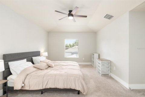 House in Fish Hawk, Florida 4 bedrooms, 232.81 sq.m. № 1913695 - photo 21