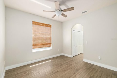 House in Fish Hawk, Florida 4 bedrooms, 232.81 sq.m. № 1913695 - photo 17