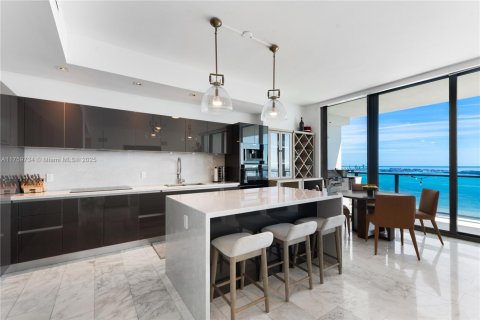 Condominio en venta en Miami, Florida, 2 dormitorios, 167.41 m2 № 1726420 - foto 1