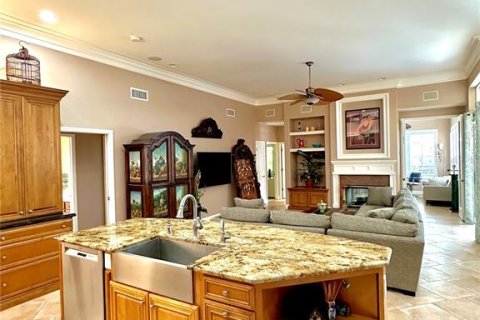 House in Tarpon Springs, Florida 5 bedrooms, 280.47 sq.m. № 1523937 - photo 21