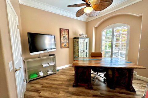 House in Tarpon Springs, Florida 5 bedrooms, 280.47 sq.m. № 1523937 - photo 18