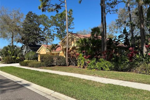 House in Tarpon Springs, Florida 5 bedrooms, 280.47 sq.m. № 1523937 - photo 6