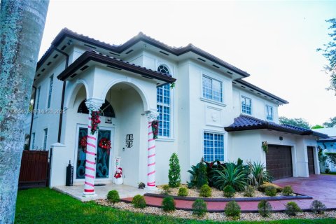 Casa en venta en Miami Lakes, Florida, 5 dormitorios № 1984038 - foto 24