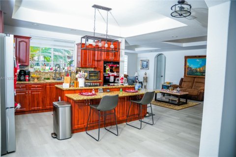 Casa en venta en Miami Lakes, Florida, 5 dormitorios № 1984038 - foto 21