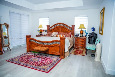 Casa en venta en Miami Lakes, Florida, 5 dormitorios № 1984038 - foto 17